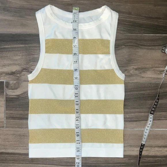 Roslyn Sanchez seamless gold/ivory striped tank top Size XS/Small nwot - Picture 6 of 8